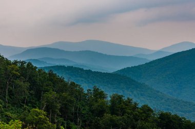 Blue Ridge Dağları Sunset, Shenandoah Ulusal Parkı, Virginia, ABD