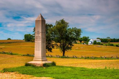 14. Connecticut Gönüllü Piyade Anıtı 'nın Güzel Bir Yaz Günü Fotoğrafı