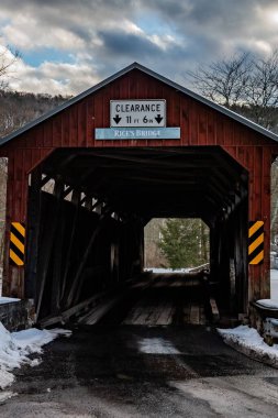 Rices Covered Bridge in Winter, Perry County, Pennsylvania, ABD