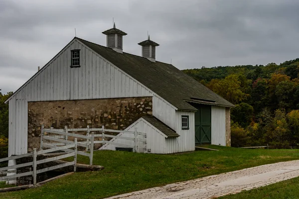 Valley Forge Barn and Road, Valley Forge Ulusal Tarih Parkı, Pennsylvania, ABD