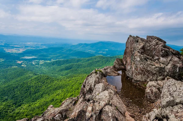 美国弗吉尼亚州神州国家公园小石人悬崖峰 — 图库照片