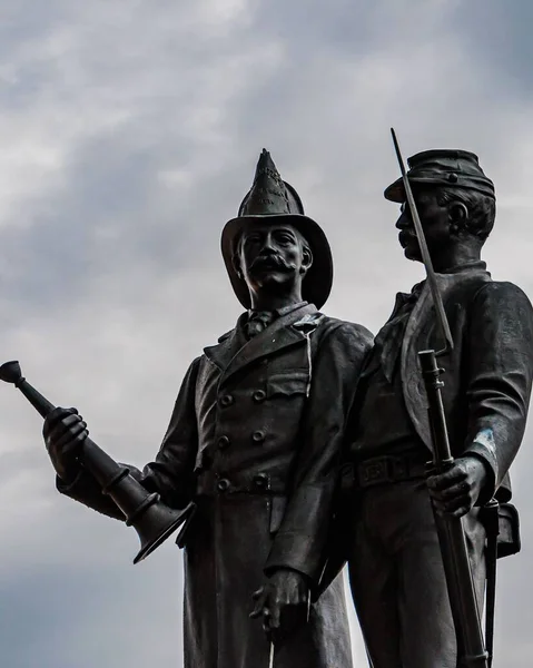 美国宾夕法尼亚州葛底斯堡国家军事公园第73届纽约志愿步兵团纪念碑照片 — 图库照片