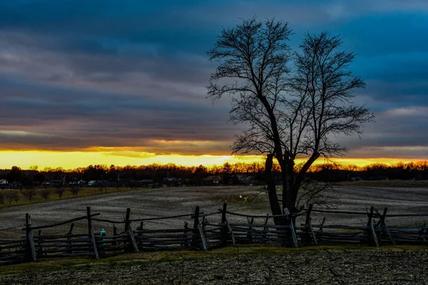 Fénykép Egy Gyönyörű Téli Naplemente Gettysburg Nemzeti Katonai Park Pennsylvania — Stock Fotó
