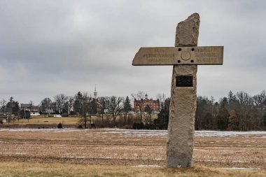 Soğuk Bir Kış Sabahında 142. Pennsylvania Piyade Alayı Anıtı, Gettysburg Ulusal Askeri Parkı, ABD