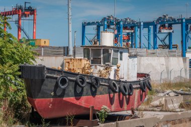 Terk Edilmiş Tug Boat, Pier 13, Baltimore Limanı, Maryland ABD, Baltimore, Maryland