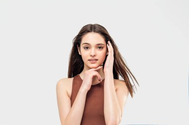 Kızın mükemmel ince tonlu genç vücudu..