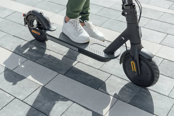 Scooter Elétrico Como Alternativa Carro Para Deslocar Redor Cidade — Fotografia de Stock