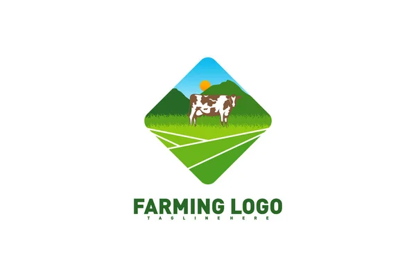 Ilustración Del Vector Del Logotipo Vaca Emblema Leche Granja Logotipo — Archivo Imágenes Vectoriales