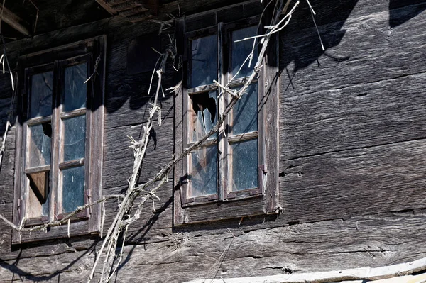 Two Windows Broken Windows Old Uninhabited Wooden House — Fotografia de Stock