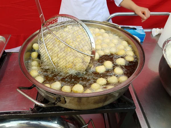 Cucinare Polpette Cagliata Olio Bollente Ciambelle Turche Lokma — Foto Stock