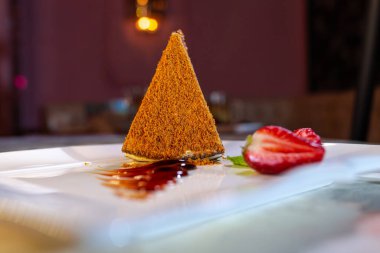 Çilekli tatlı pastası. Kapatın..