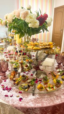 Etkinlik için yemek servisi. Saha servisi