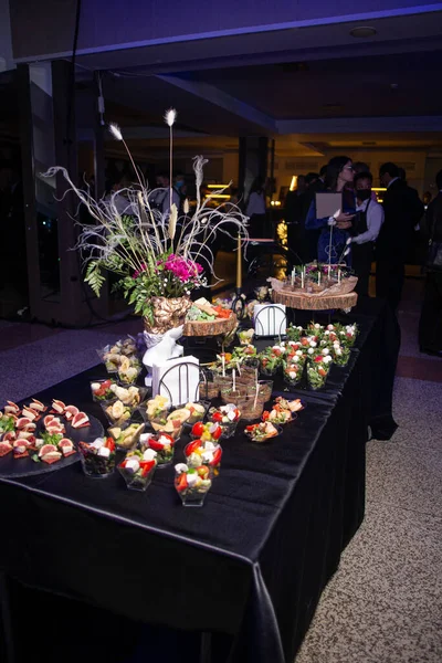 Snacks Plastikbechern Auf Dem Buffet Bei Der Veranstaltung — Stockfoto