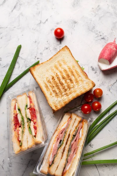 Tavuklu Taze Sebzeli Klasik Sandviç — Stok fotoğraf
