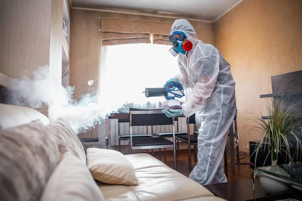 Disinfection Room Viruses Man Quarantine Clothes Disinfecting Room 免版税图库图片
