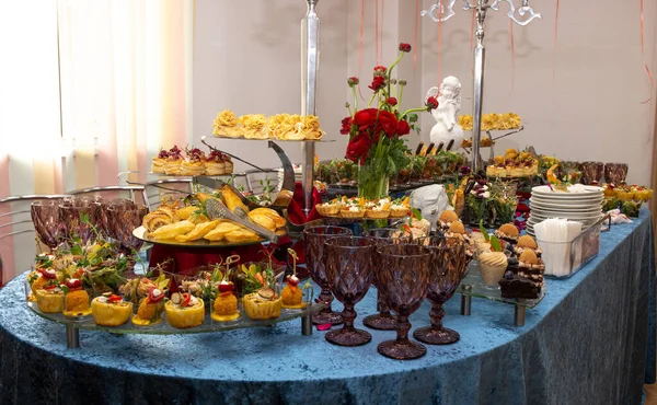 Catering Event Snacks Salads Festive Table —  Fotos de Stock