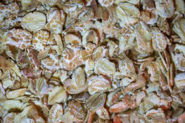 Sağlıklı yulaf taneleri yakın çekim üst görünüm.