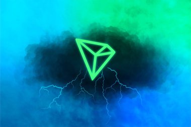 Tron (TRX) kripto para birimi. Soyut arkaplanda Tron