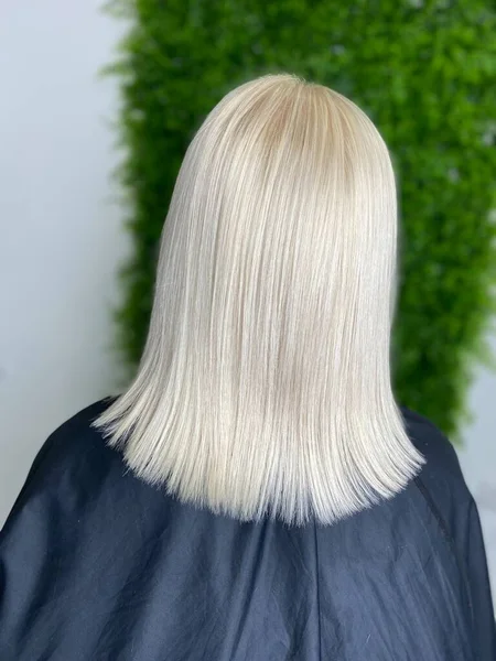 Mooi Haar Geverfd Haar Een Schoonheidssalon Mooie Haarkleuring — Stockfoto