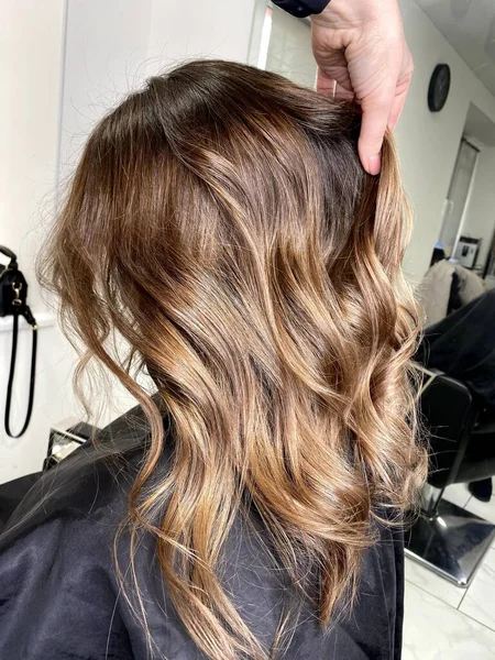 Beaux Cheveux Cheveux Teints Dans Salon Beauté Belle Coloration Des — Photo