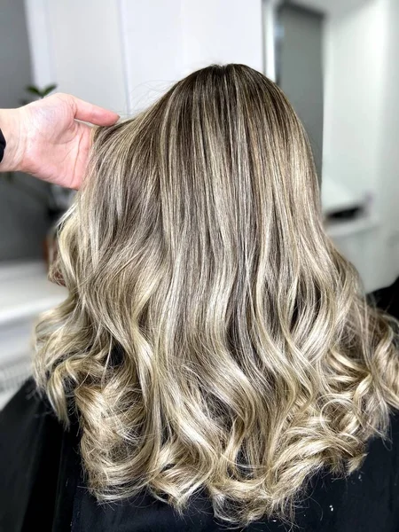 Hermoso Cabello Teñido Pelo Salón Belleza Hermoso Pelo Para Colorear —  Fotos de Stock