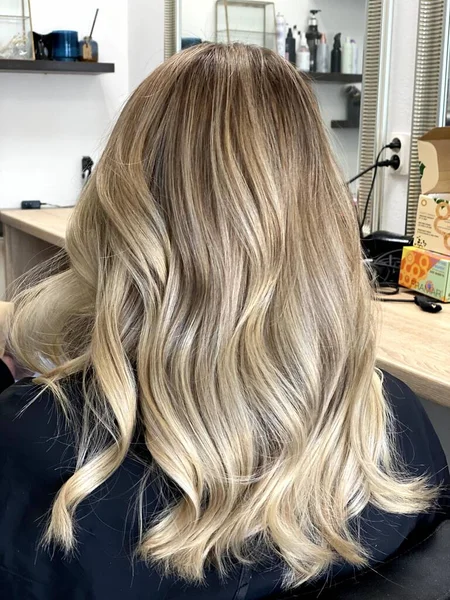 Hermoso Cabello Teñido Pelo Salón Belleza Hermoso Pelo Para Colorear — Foto de Stock