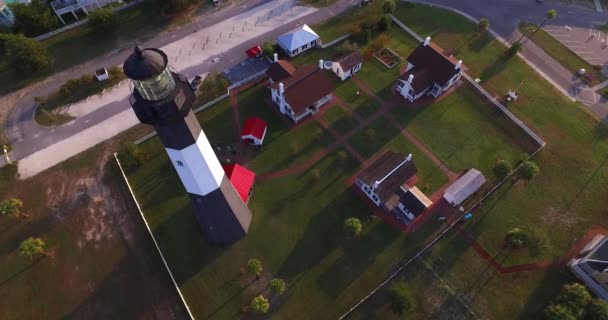 Perspectiva Aérea Farol Tybee Island Light Station Voando Perto Torre — Vídeo de Stock