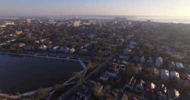 Sabah erken saatlerde Charleston SC ve Colonial Gölü 'nde hava üssü.