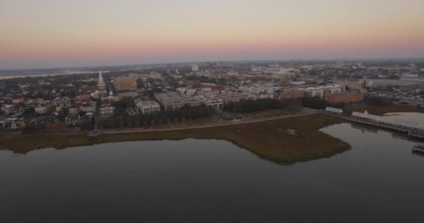 Letecká Perspektiva Centra Charlestonu Nábřežím Parku Ananasové Fontány Viditelné Při — Stock video