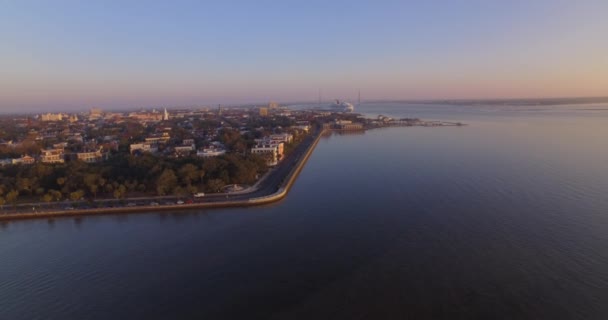 Luchtfoto Van Charleston Battery Downtown Bij Zonsopgang Langs East Bay — Stockvideo