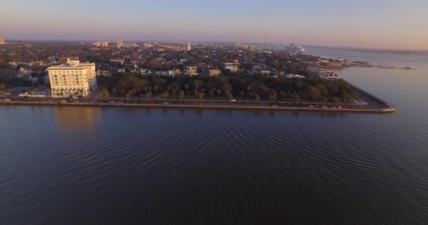 Letecký Pohled Charleston Baterie Centra Při Východu Slunce Podél East — Stock video