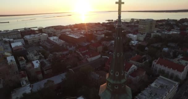 Aérea Del Centro Charleston Amanecer Con Iglesia San Felipe Primer — Vídeo de stock