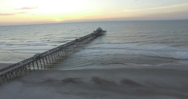 Fotografia Aérea Cais Pesca Folly Beach Nascer Sol Com Ondas — Vídeo de Stock