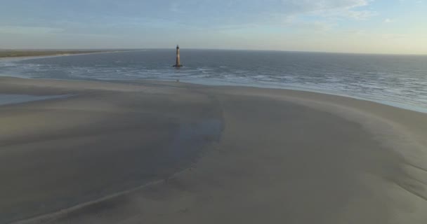 午前中はフォリービーチのモリス島灯台の空中撮影 — ストック動画