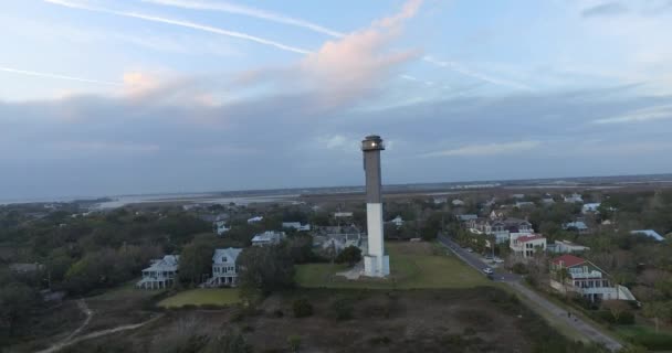 Foto Aérea Del Faro Sullivan Island Beach Atardecer Con Una — Vídeo de stock