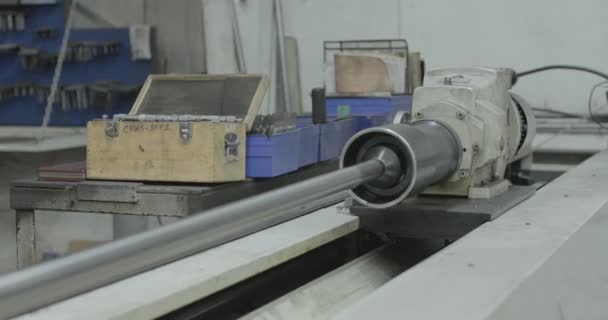 Machine Nettoyage Hydraulique Automatisée Tourne Descend Une Piste Dans Une — Video