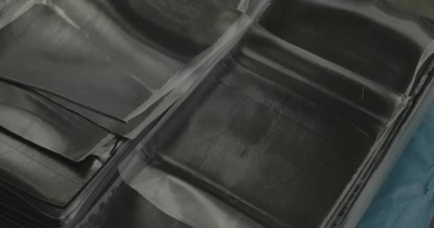 Hromádky Pryžového Materiálu Sedí Továrně Připravené Výrobě — Stock video