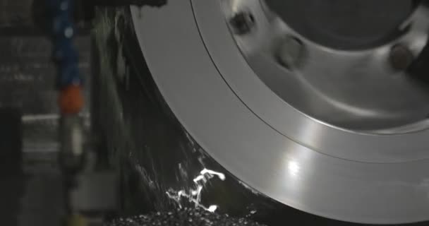 Staal Dat Een Geautomatiseerde Cnc Machine Een Fabriek Wordt Vervaardigd — Stockvideo