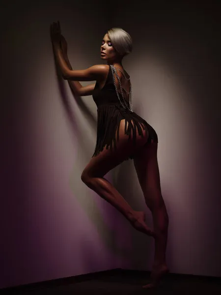 Schöne Junge Frau Der Schwarzen Erotischen Dessous Posiert Studio Der Stockbild