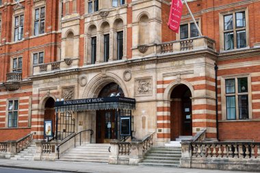 Londra mı? UK- 07.11. 2021 yılı. Kraliyet Müzik Koleji 'nin dış görünüşü ve cephesi.