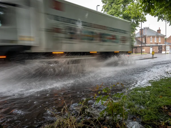 London 2021 Vehicle Driving Flooded Road Heavy Rain — Stockfoto