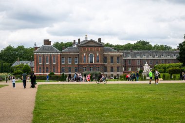 Londra mı? UK- 07.11.2021. Kensington Sarayı 'nın dış görünüşü, Kensington Bahçeleri' nde kraliyet konutu..