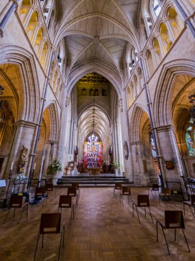 Londra mı? UK- 6.10.2021. Southwark Katedrali 'nin bahçesinden iç görünüş.