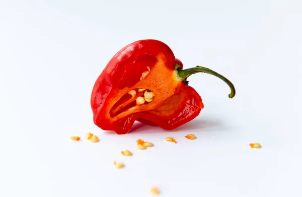 Half Cut Opened Red Habanero Chilli Pepper Seeds Isolated White — Stockfoto