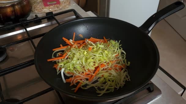Cooking Vegetable Stir Fry Wok — Wideo stockowe