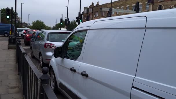 Londra 2021 Șoferii Stau Coadă Afara Unei Benzinării Pentru Alimenta — Videoclip de stoc