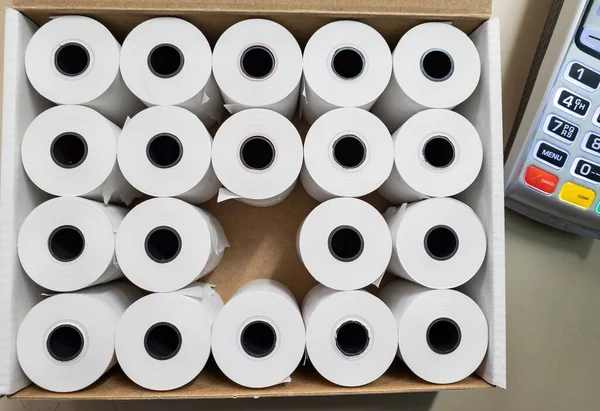 Une Boîte Papier Machine Cartes Jusqu Rouleaux Sur Dessus Bureau — Photo