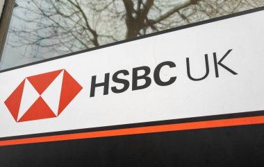 Londra mı? UK- 01.13.2022. HSBC bankasının Birleşik Krallık şubesinin logosu. Hong Kong 'da kurulan bir İngiliz bankası..