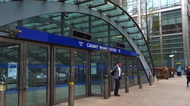 Londres Reino Unido 2022 Una Vista Calle Estación Canary Wharf — Vídeos de Stock
