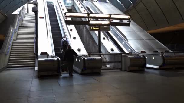 London Förenade Kungariket 2022 Interiör Canary Wharf Station Med London — Stockvideo